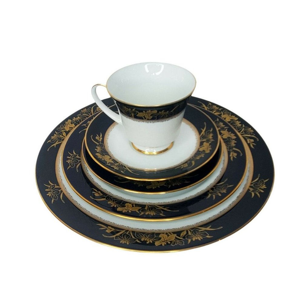 Noritake Legacy Mandalay 3393 Place Setting Gold on Cobalt Blue Mint